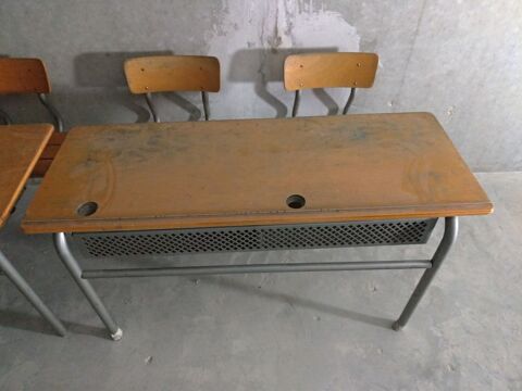Lot de 4 pupitres d'�colier double 70 Lyon 7 (69)