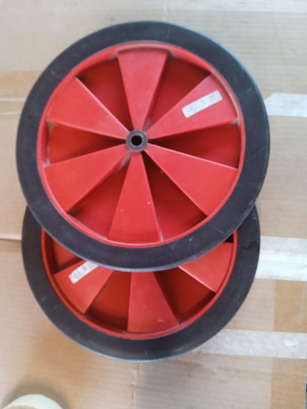2 roues en plastiques Bricolage