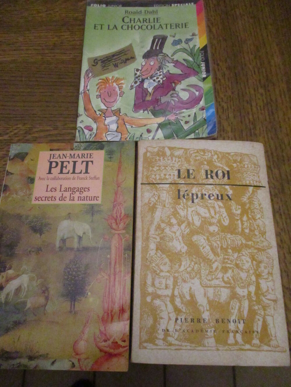 3 livres bien diff&eacute;rents (dont un junior) 99/../98 