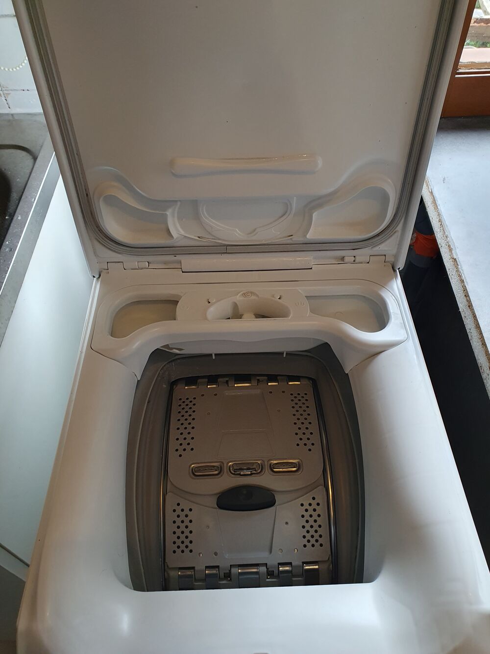 Machine &agrave; laver le linge 6 kg Electroménager