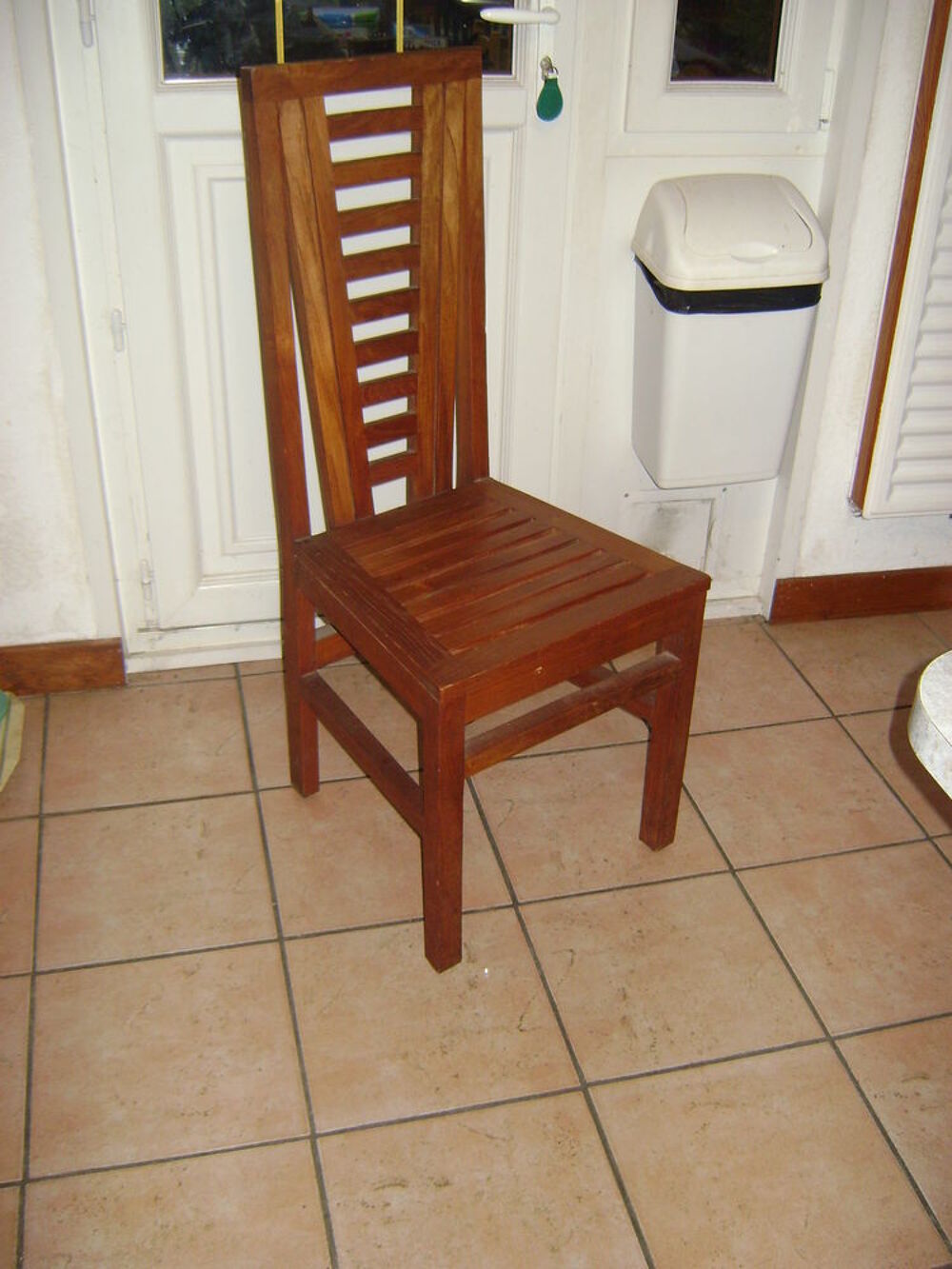 Chaise teck massif ( estampill&eacute;es ) Meubles