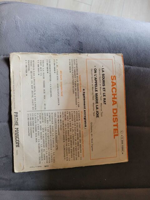 un disque vinyl 45 tours 10 Draguignan (83)