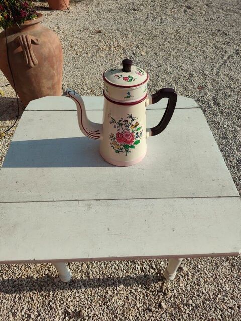 CAFETIERE 5 Saint-Quentin-la-Poterie (30)
