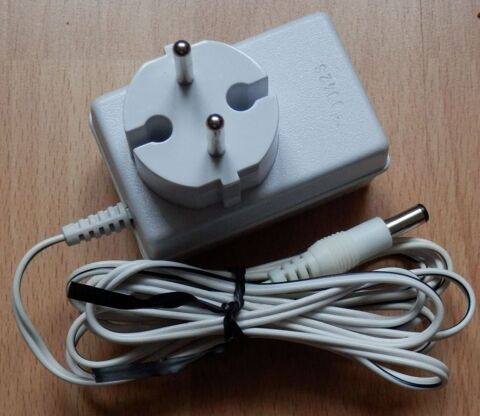 Chargeur adaptateur 5,3 V 140 mA : Très bon état 5 Évry (91)