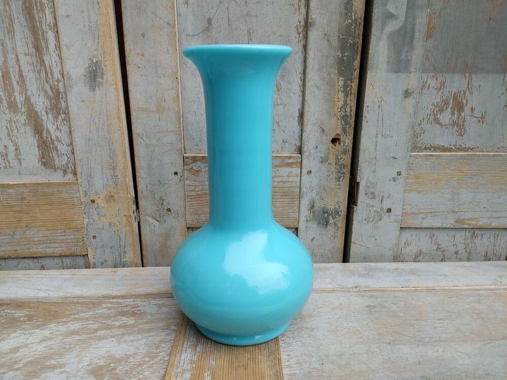 Grand Vase en Verre Opaline Bleue Charles X
Décoration