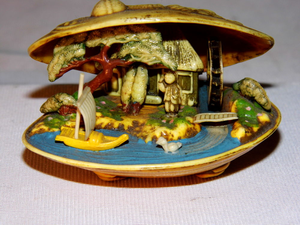 COQUILLAGE JAPONAIS VINTAGE SCENE DE VIE CELLULOID SCULPTURE MINIATURE 