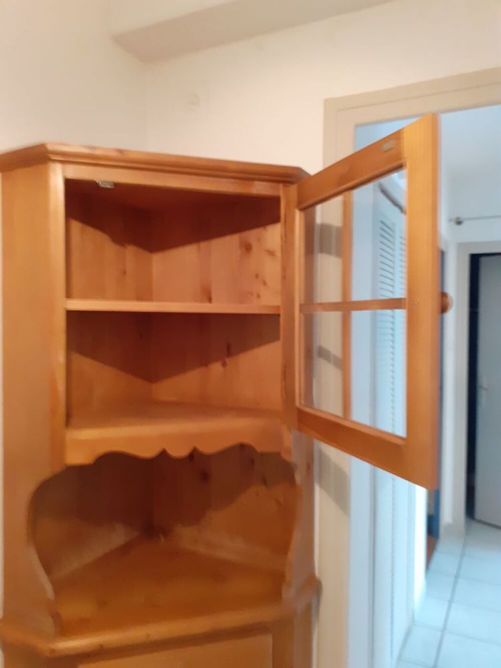 MEUBLE ANGLE EN PIN Meubles