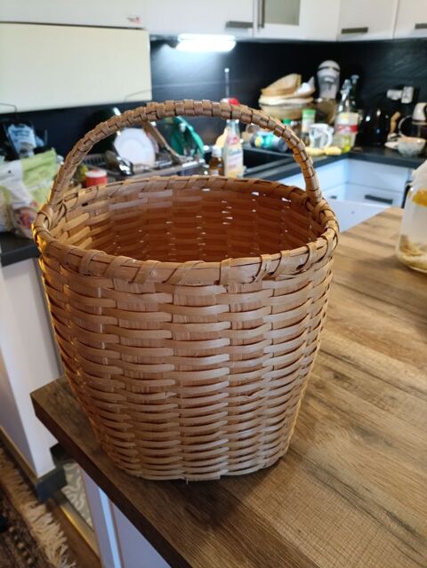 1 Panier en osier tout neuf 15 Seynod (74)