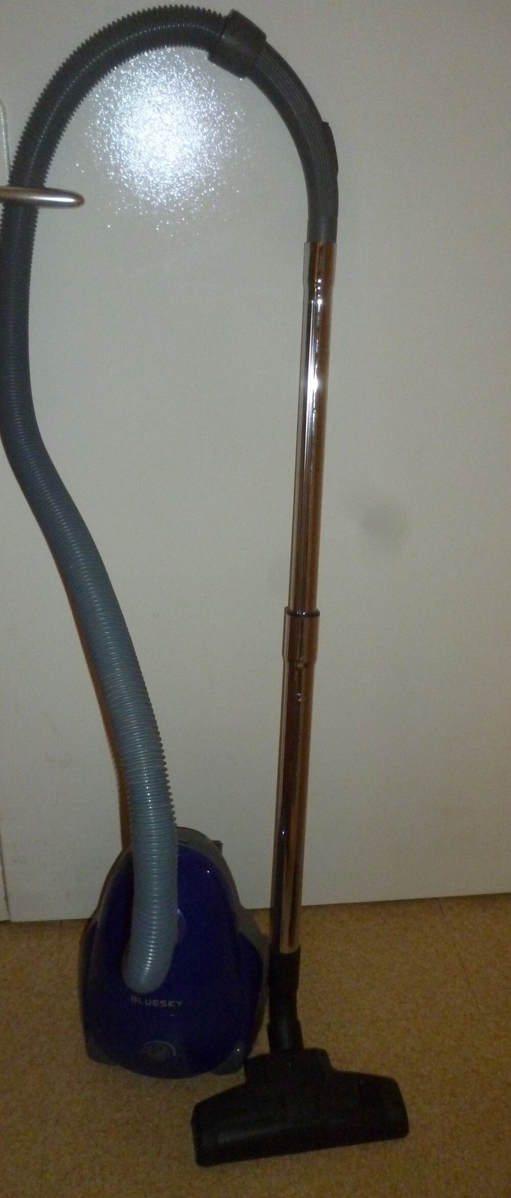 Aspirateur l&eacute;ger id&eacute;al poussi&egrave;re Electroménager