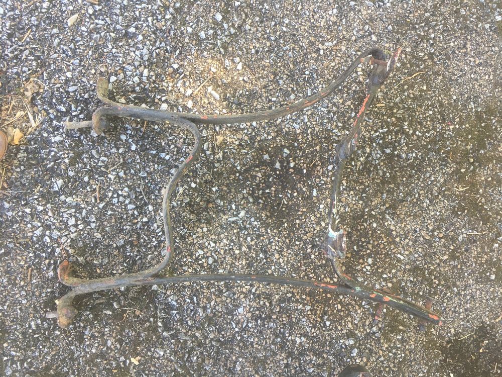 Paire de pieds de banc en fer forg&eacute; (LC) Jardin
