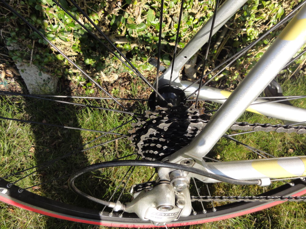 V&eacute;lo route Sports