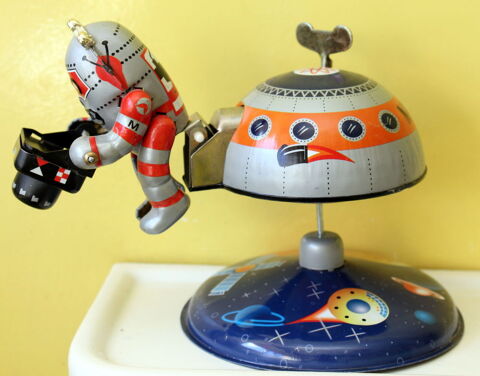 Jouet mécanique Robot de l'espace vintage MARS - 10, fonctio 35 Issy-les-Moulineaux (92)