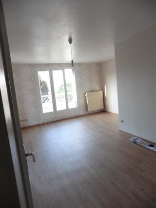  Appartement à louer 4 pièces 85 m²