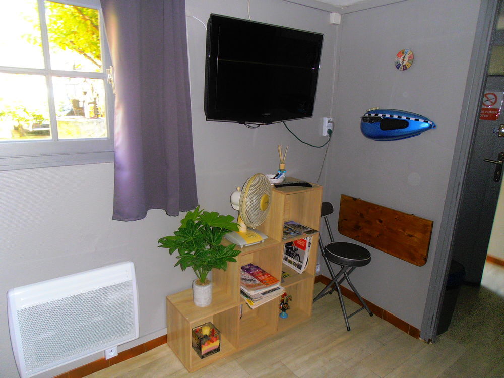   LE REPAIRE LIMOUX  CHAMBRE D HOTES RELAIS MOTARD ET VELOS Languedoc-Roussillon, Limoux (11300)
