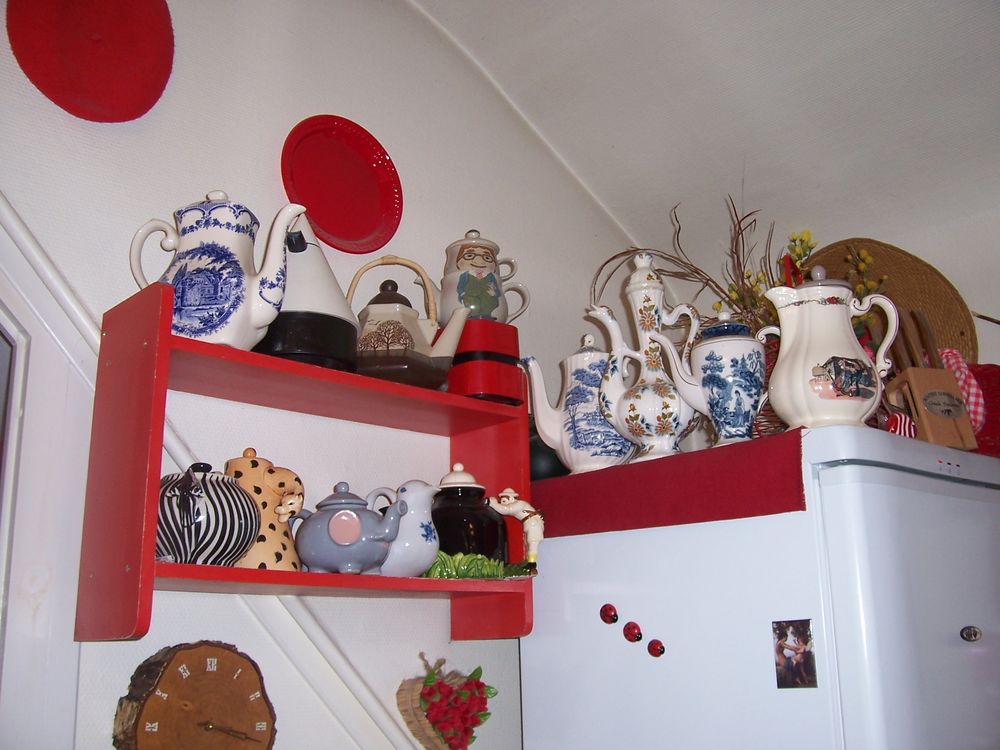 Collection de th&eacute;i&egrave;res, cafeti&egrave;res Décoration