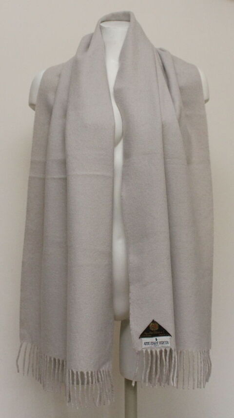 Echarpe cachemire gris perle LORO PIANA pour A.M BERETTA 100 Issy-les-Moulineaux (92)
