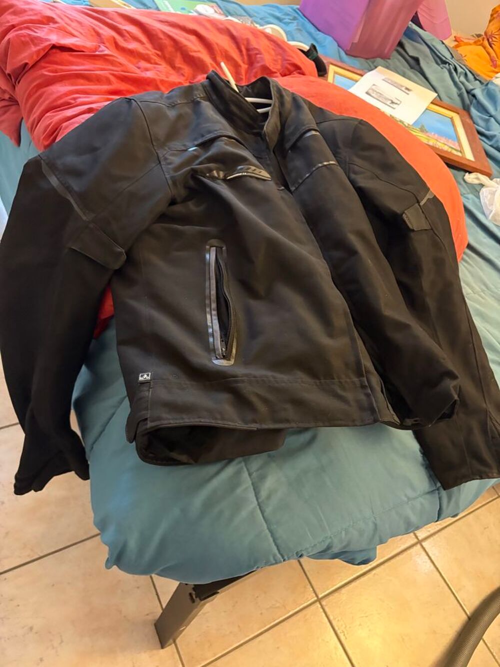 vestes motos tr&egrave;s bon &eacute;tat &agrave; un prix tr&egrave;s attractif Sports
