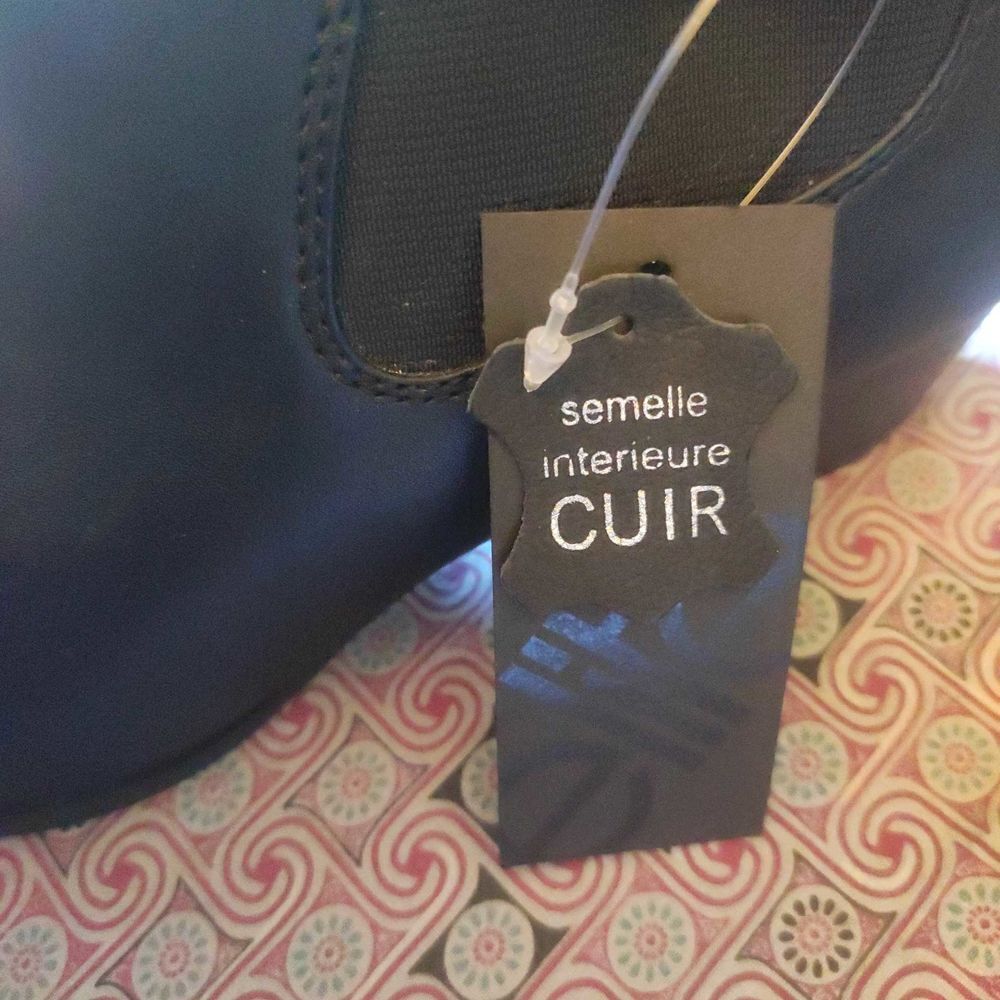 Bottines noires cuir vegan, semelle int&eacute;rieure cuir. Chaussures