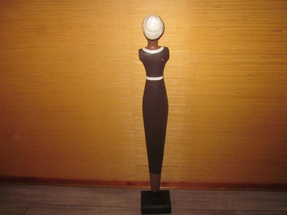 STATUE AFRICAINE EN BOIS LOT EFGH8 
