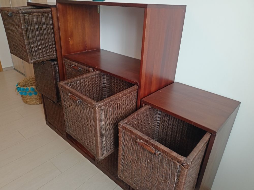 Meuble de rangement paniers tiroirs. Meubles