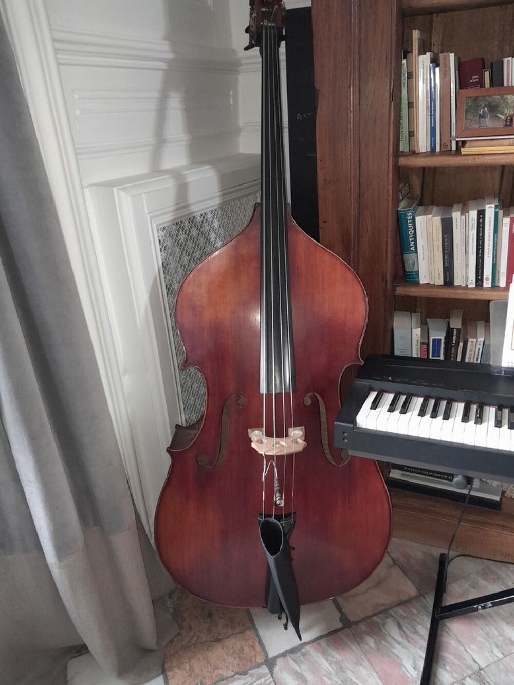 tres belle contrebasse chinoise diapason 105cm. Instruments de musique