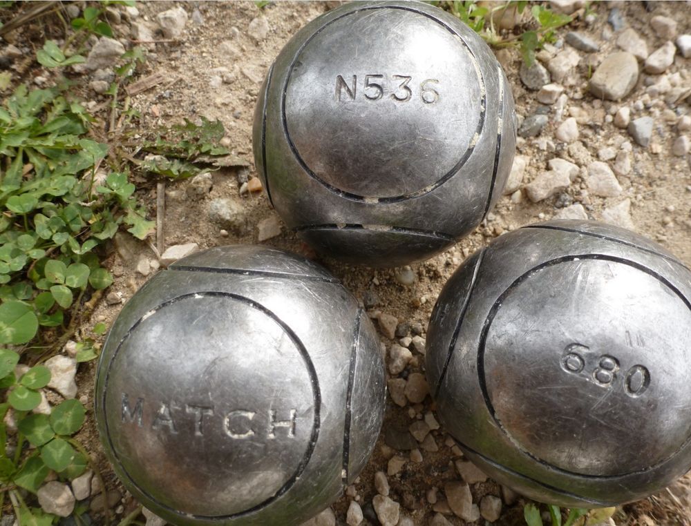 2 triplettes petanque Jeux / jouets