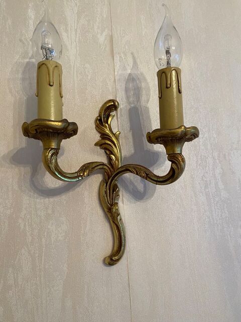 Lustres appliques et deux abats jours en bronze Chatou (78)