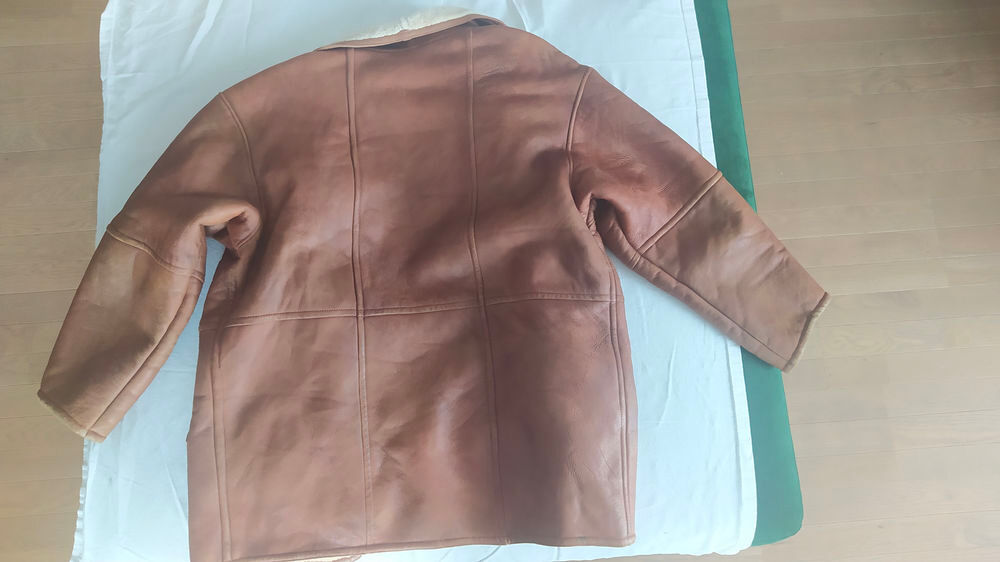 Tr&egrave;s beau manteau cuir retourn&eacute; Vêtements