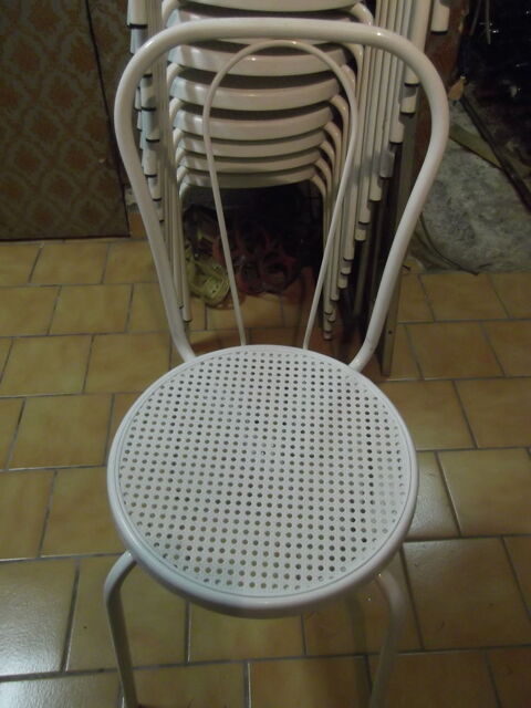 22 chaises de bistrot 25 Senlis (60)