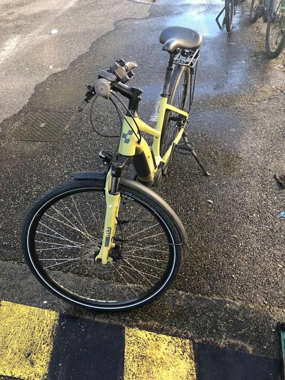 V&eacute;lo &eacute;lectrique cube Vélos