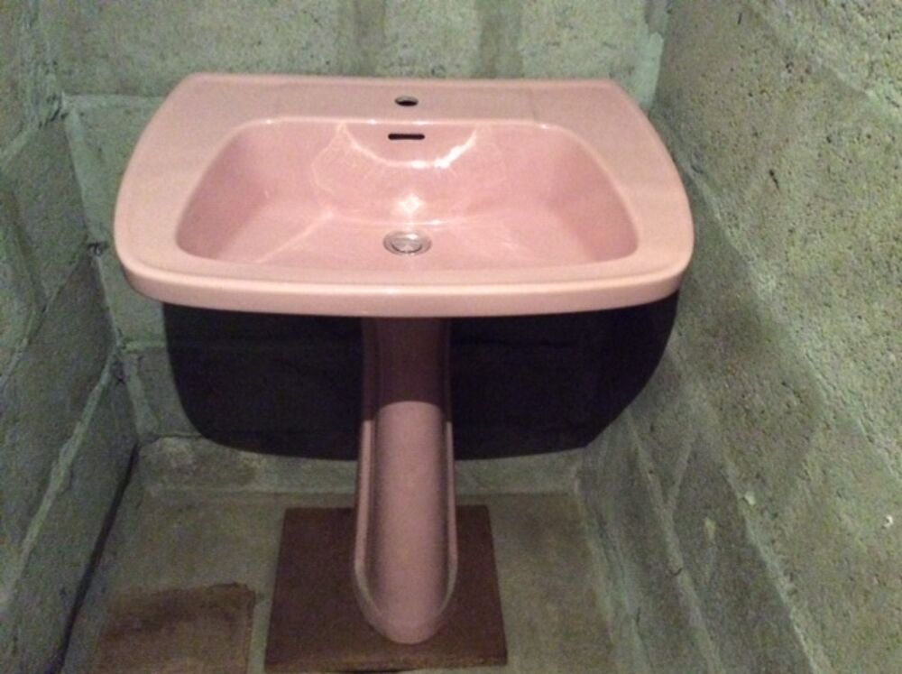 WC Neuf en c&eacute;ramique rose Bricolage
