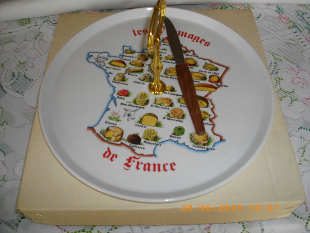 Plateau avec couteau &agrave; fromages Cuisine