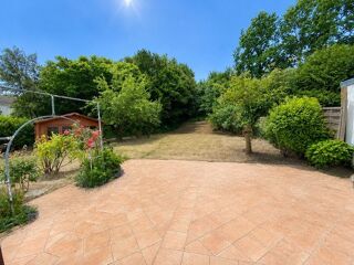Maison 4 pièces 97 m² · à Voisins-le-Bretonneux · 97 m² · 419 000 €