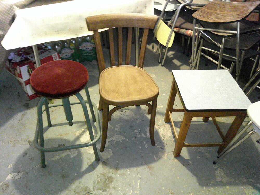 26 chaises de bistrot anciennes Meubles