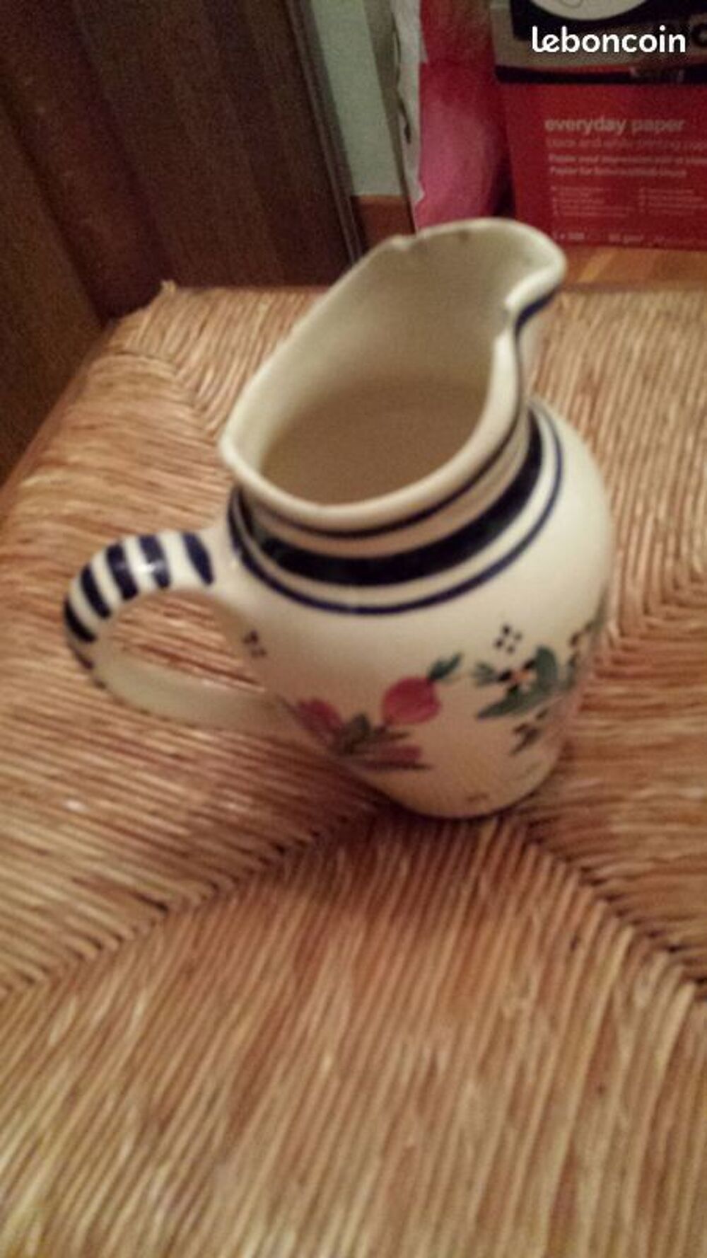 Pot &agrave; eau ou autre avec beau dessin -vintage 