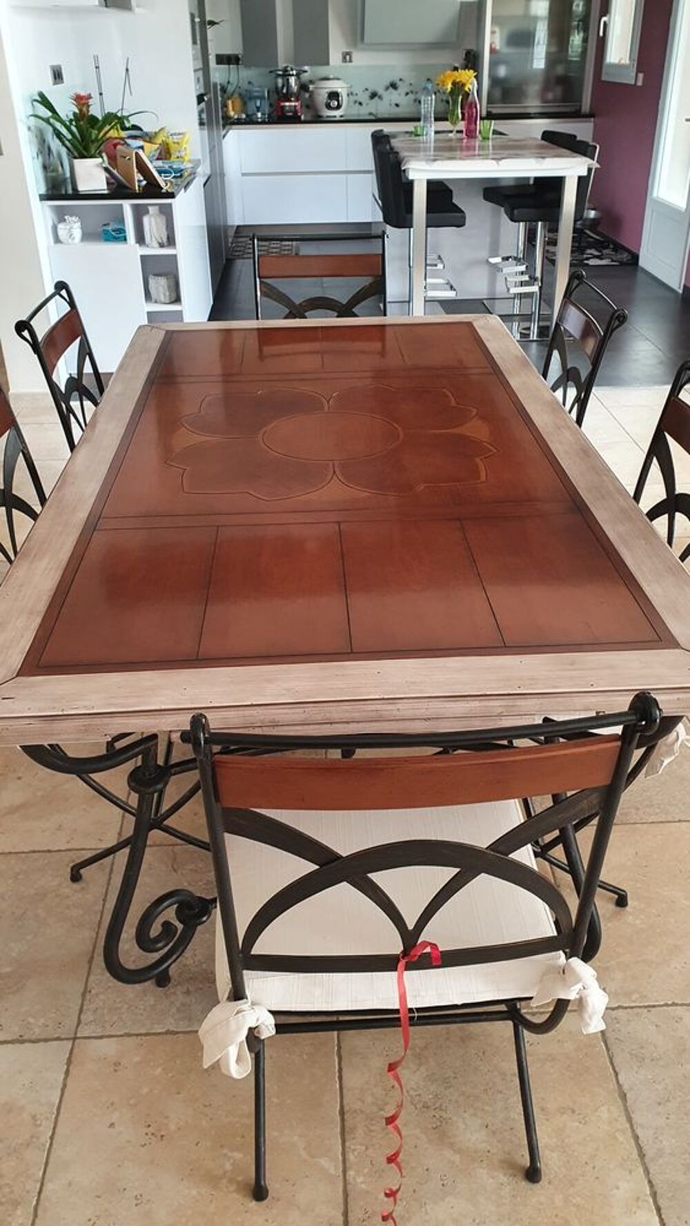 Table SaM et 8 chaises Meubles