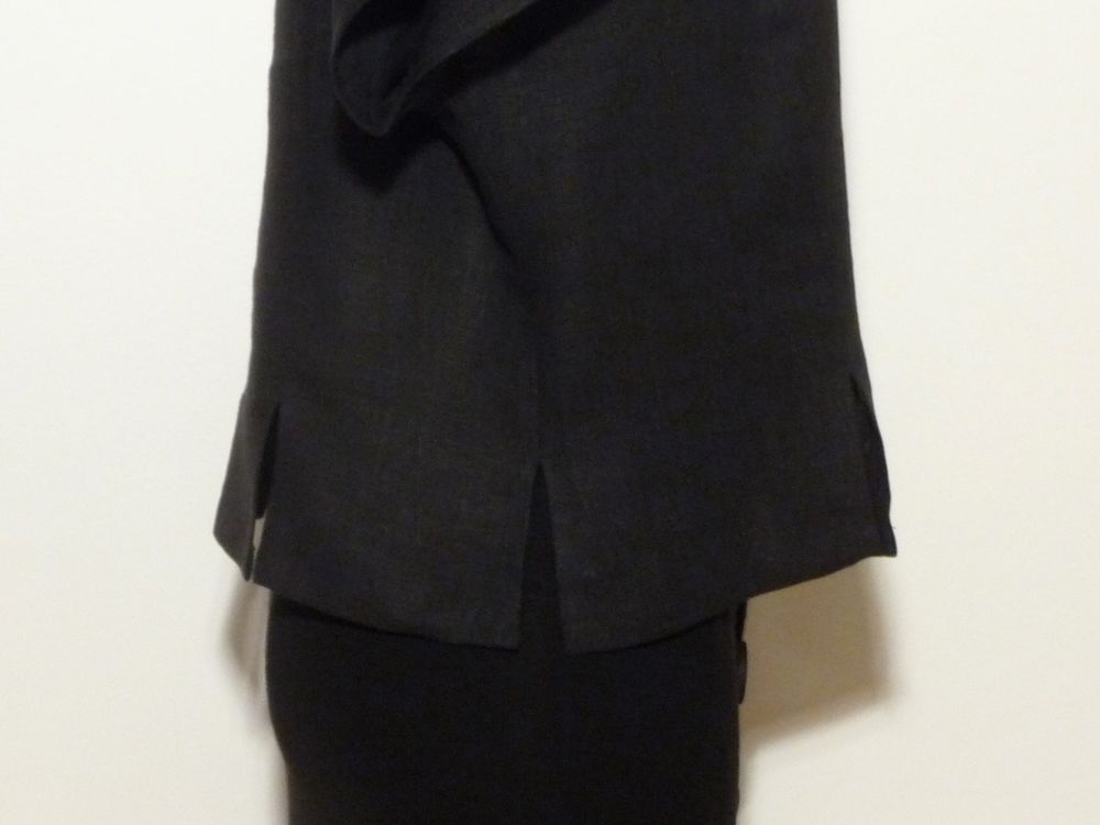 Top/ Blouse Noir &agrave; Manches Courtes et Petites Fentes- Marrak Vêtements