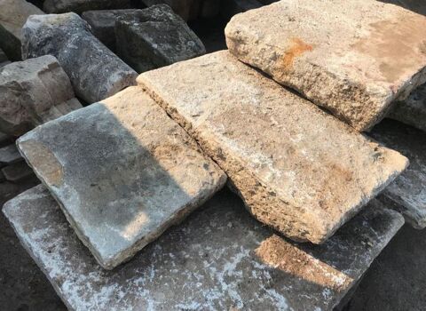 Cherche dalles rustique bosseles 1 Rainville (88)