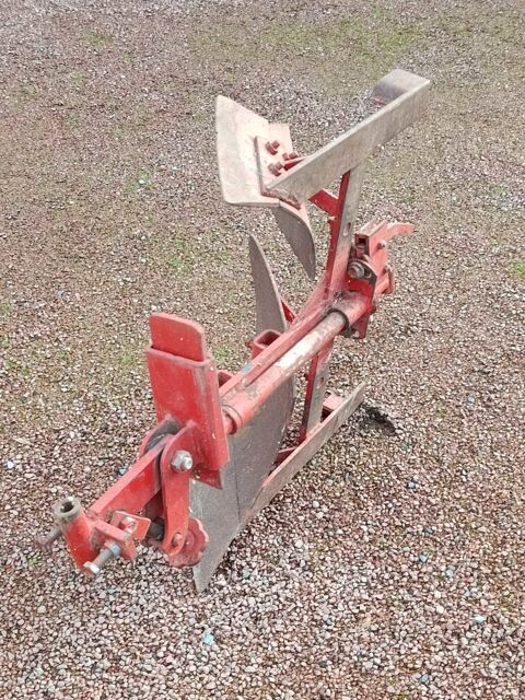charrue motoculteur 110 79140 Combrand