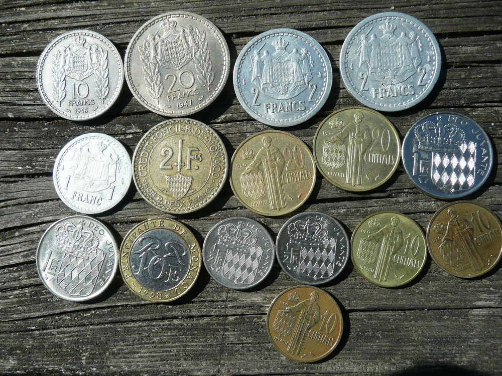 Lot de 16 pi&eacute;ces Monaco 