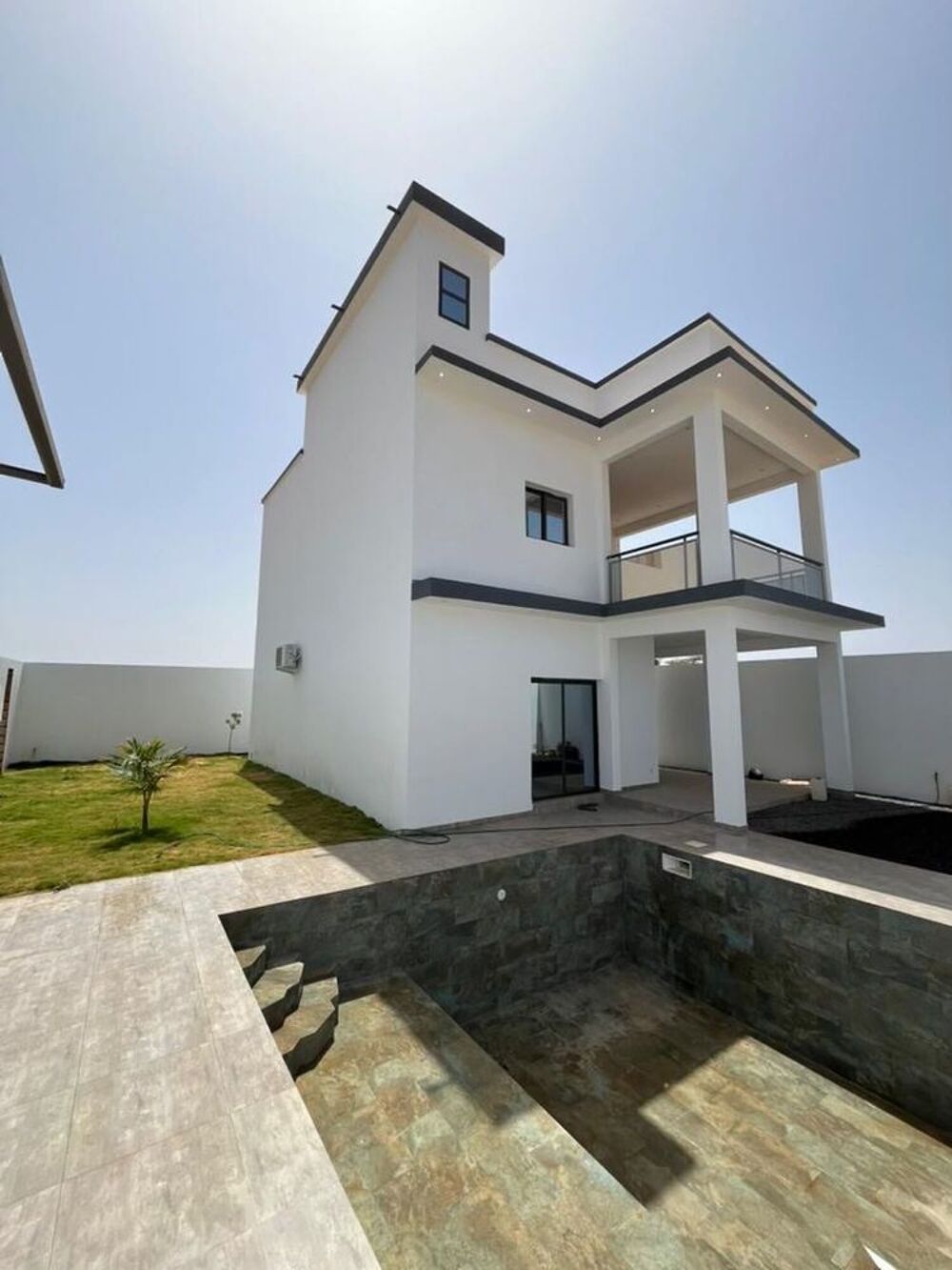 Vente Villa Villa neuve avec piscine Nguerigne Nguerigne bambara, sénégal (Senegal)