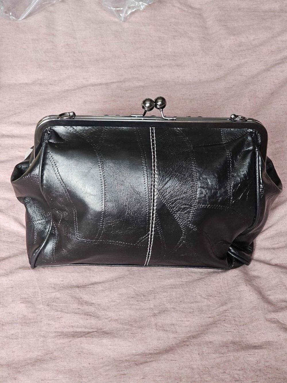 Sac &agrave; main noir Neuve Maroquinerie