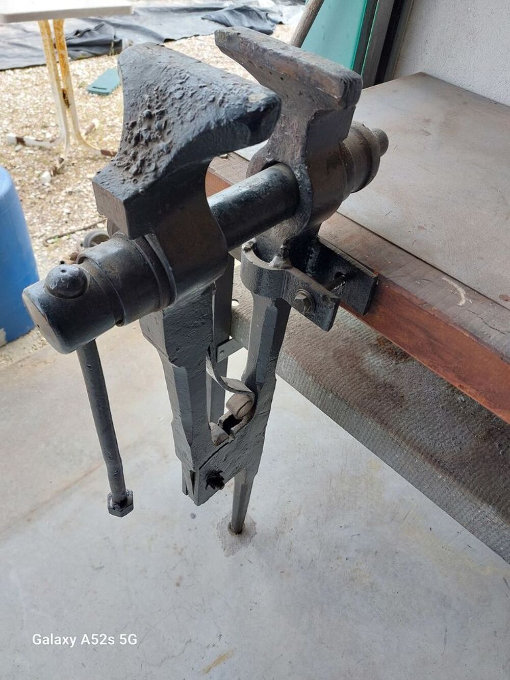 Etau &agrave; pied m&acirc;choire 170 mm Bricolage