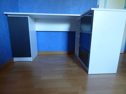 Bureau d'angle Ferri�res-en-Bray (76)