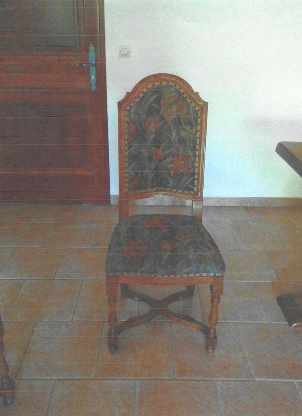 LOT DE 6 CHAISES DE STYLE Meubles