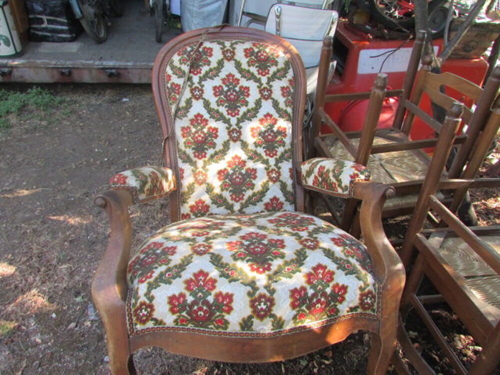 deux fauteuil anciens reglable tissus chang&eacute; Meubles