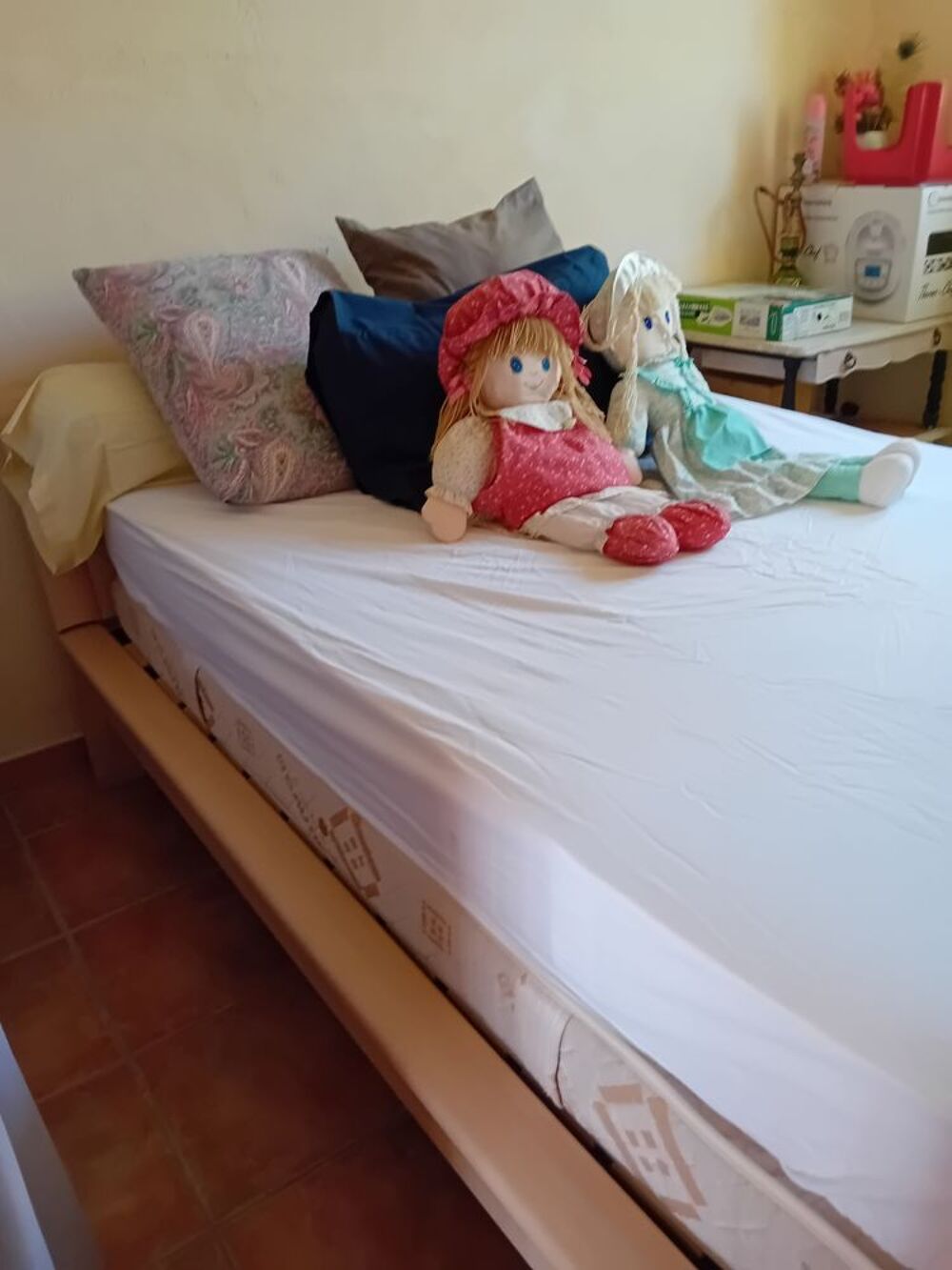 2 LITS DEUX PLACES EN PIN &agrave; 250€ Meubles