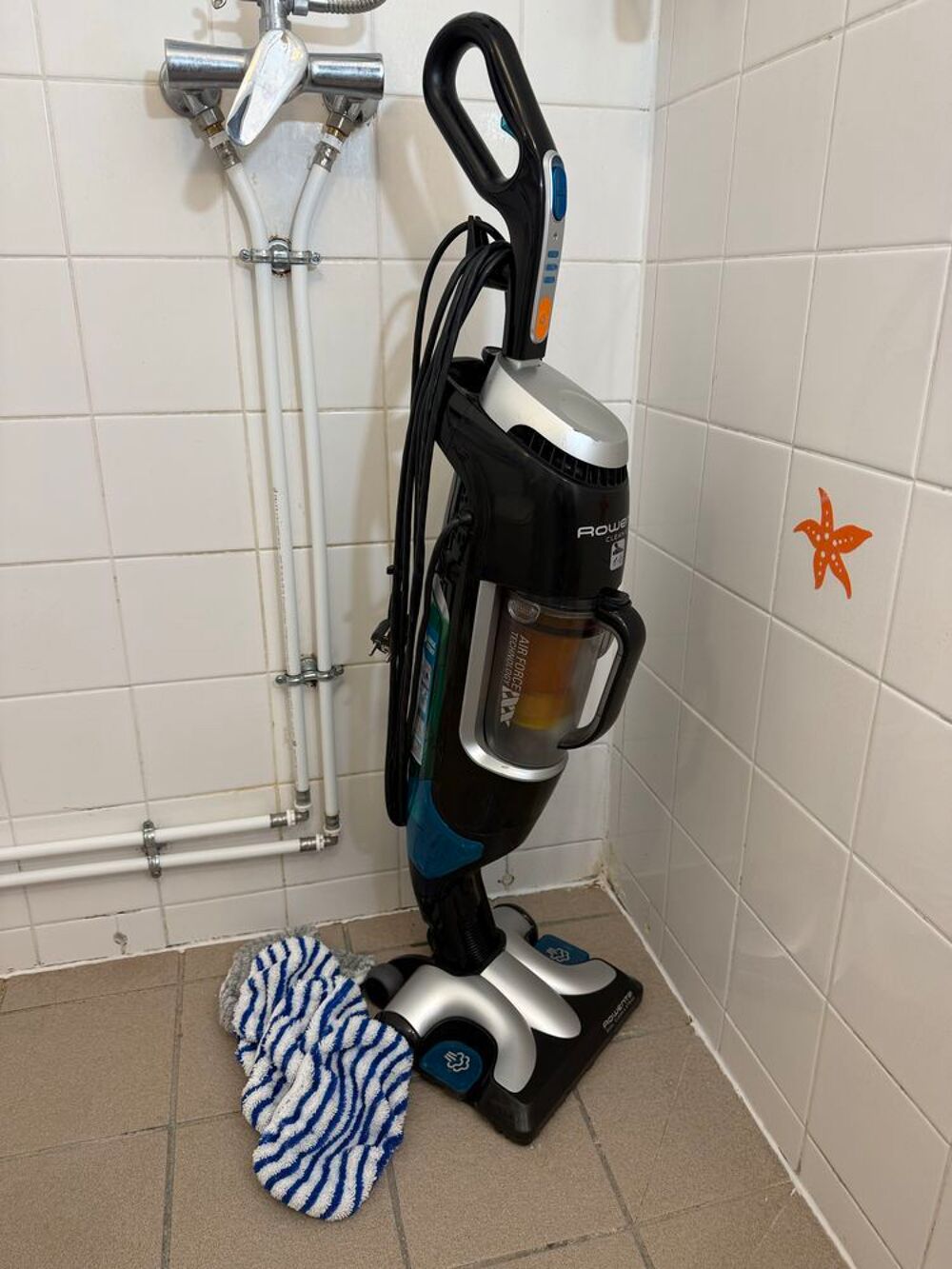 Rowenta Clean &amp; Steam nettoyeur vapeur aspirateur en parfait &eacute;tat de marche tr&egrave;s propre TBE Electroménager
