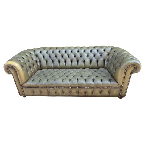 Canap chesterfield cuir vert trois places 2400 Guclard (72)