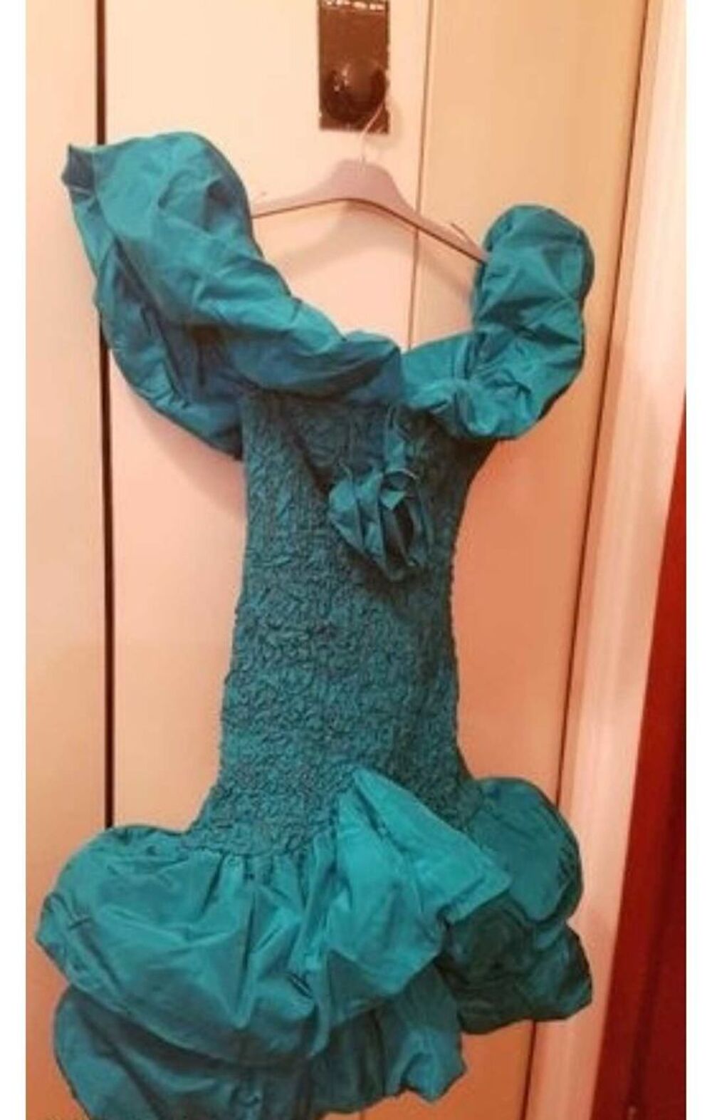 Robe cocktail fantaisie, vert &eacute;meraude, doubl&eacute;e, Bretelles et volants modelable Vtements